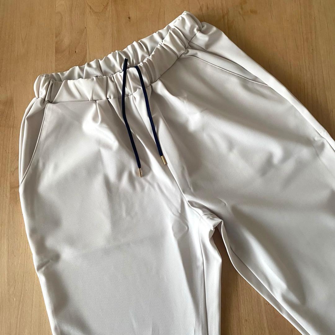 《新品》OUR 頼れるテーパードパンツ Sサイズ