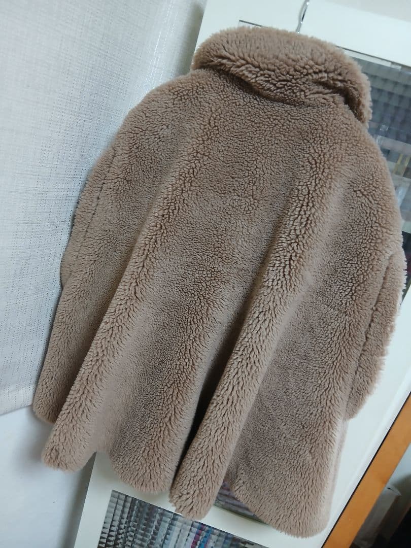 テディーカラーポンチョ　HYEON ヘヨン　テッドケープコート　テディ　ボア