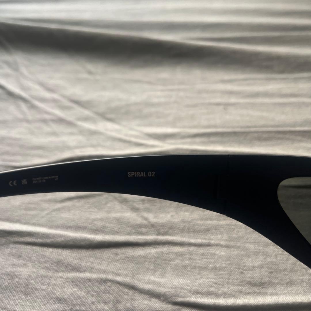 MUGLER GENTLE MONSTER ブラックサングラス