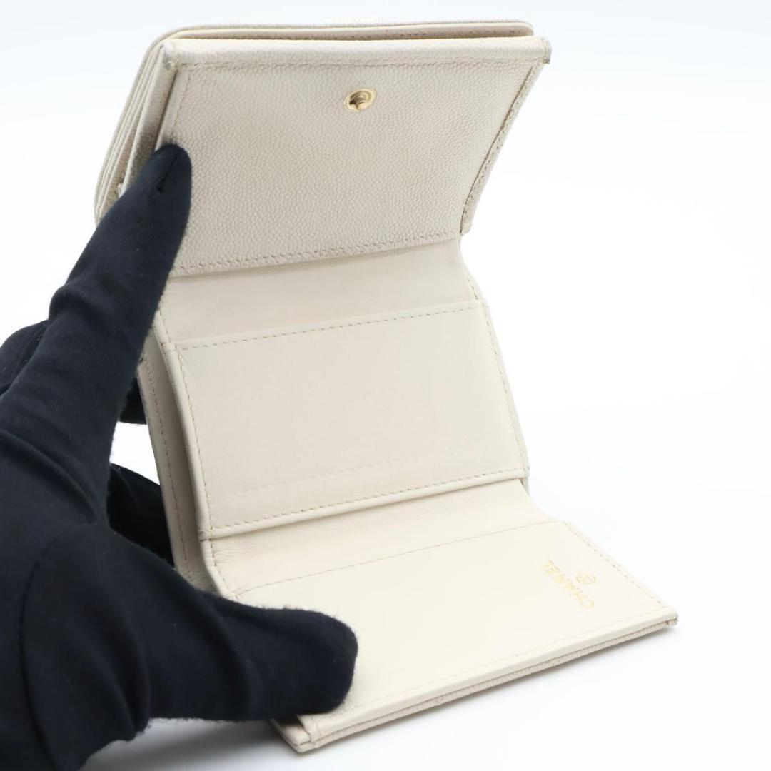 【極美品】CHANEL マドモアゼル　三つ折り財布　オフホワイト