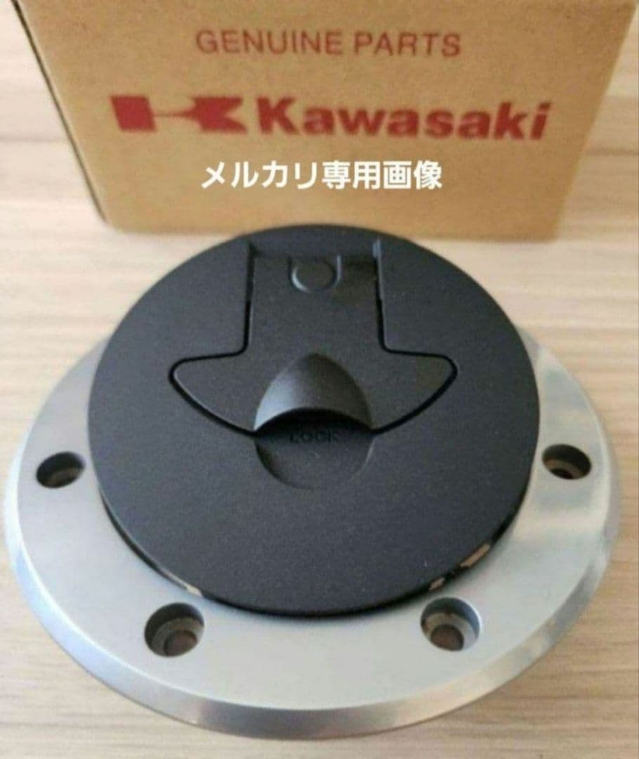 ゼファー　ゼファーχ　ゼファー750　タンクキャップZRX400 バリオス　純正