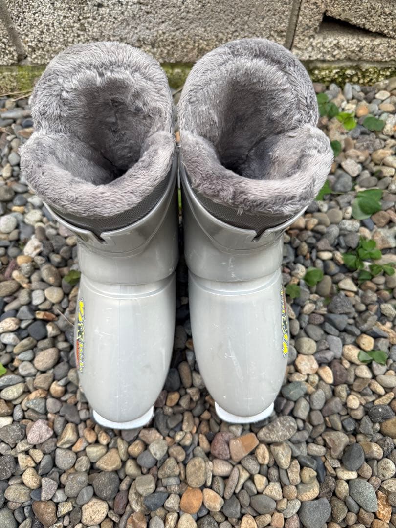 スキー4点セット　キッズ　板 128cm ブーツ 22cm ポール 85cm