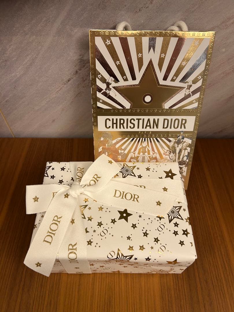 Dior ディオール　ホリデーコフレ　ポーチ　マキシマイザー　ホリデーオファー