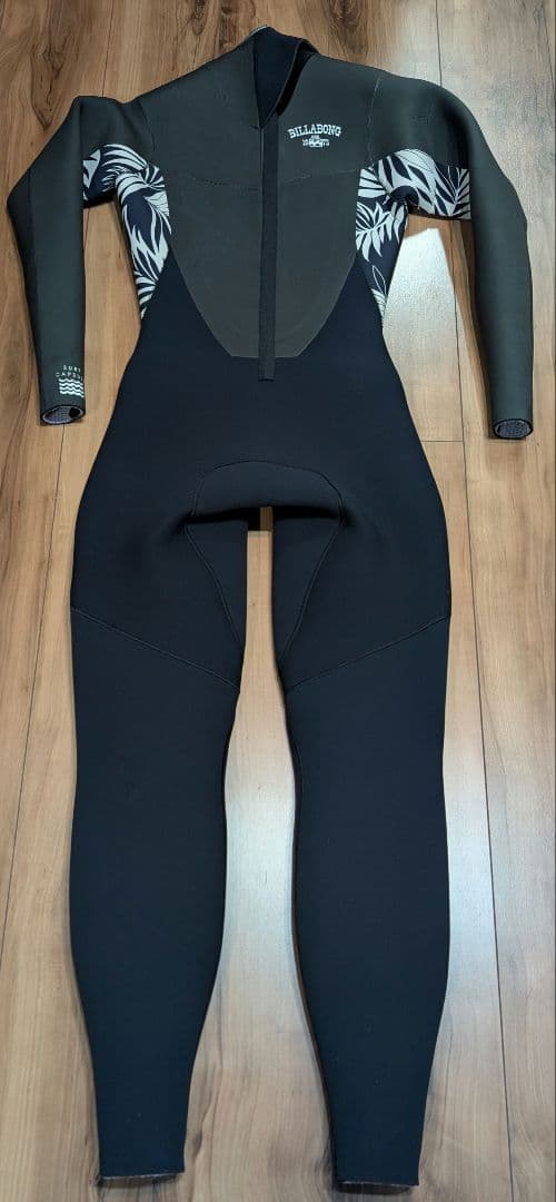 BILLABONG　セミドライ　バックジップ　レディースML 新品未使用