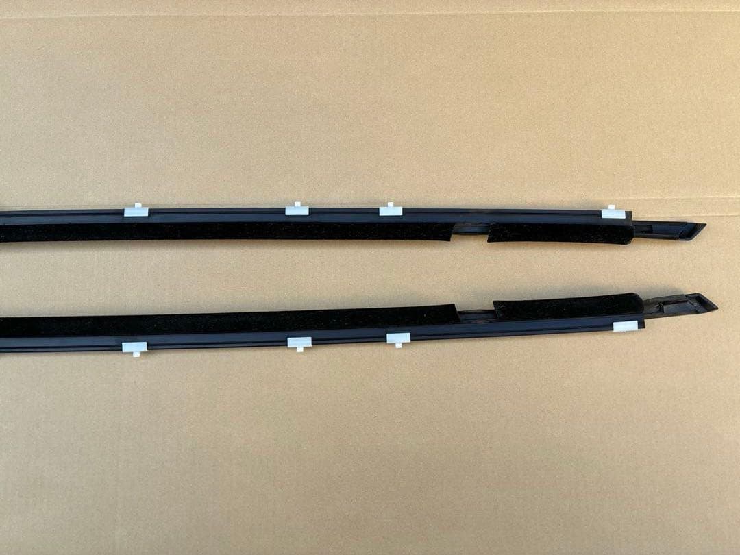 スズキカプチーノ　ドアアウタウェザストリップ