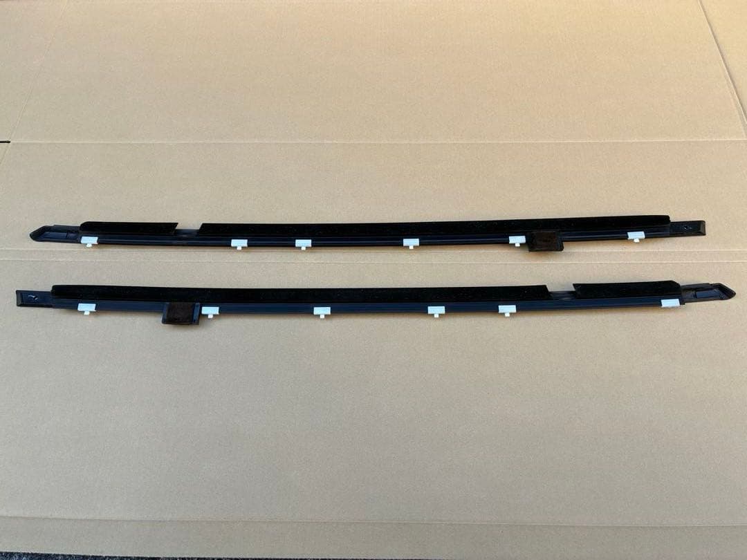 スズキカプチーノ　ドアアウタウェザストリップ