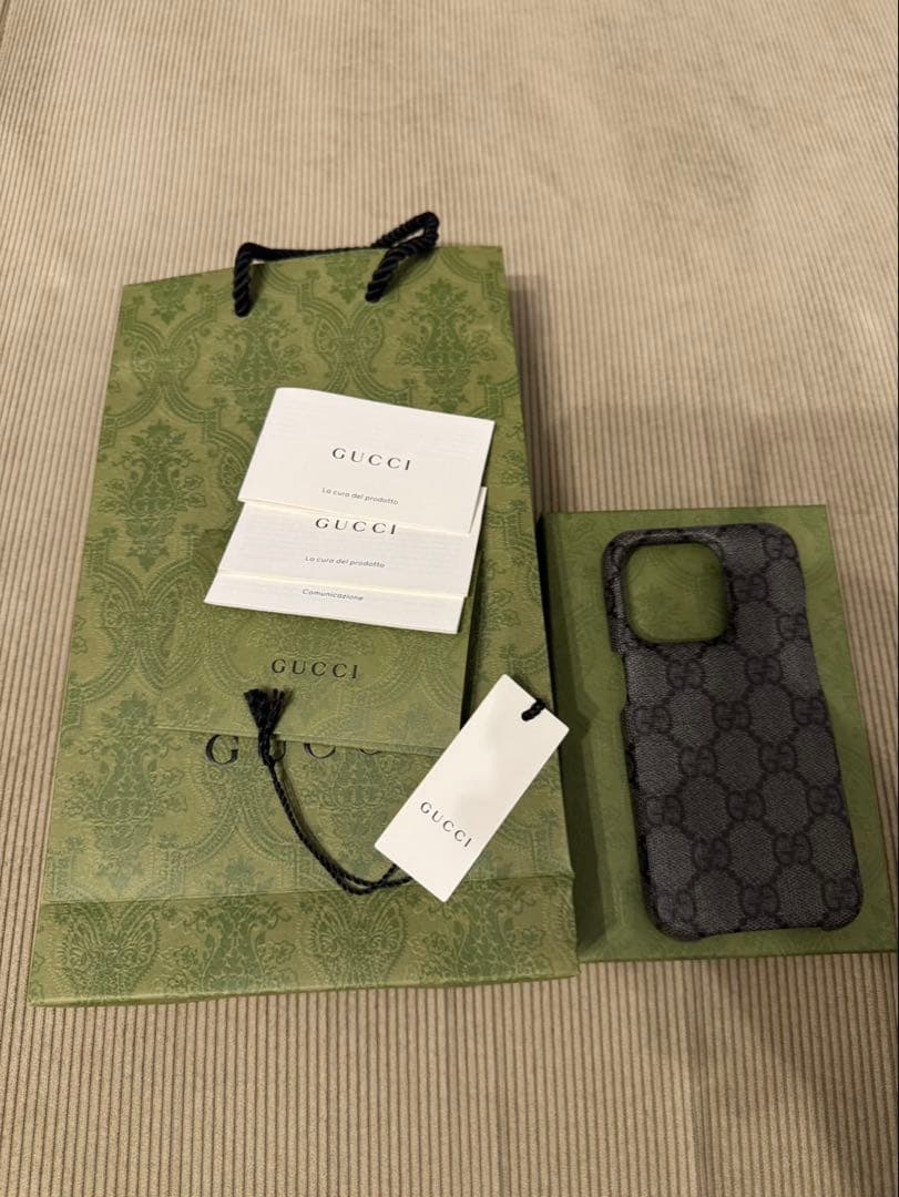 GUCCI ブラック GGパターン iPhoneケース