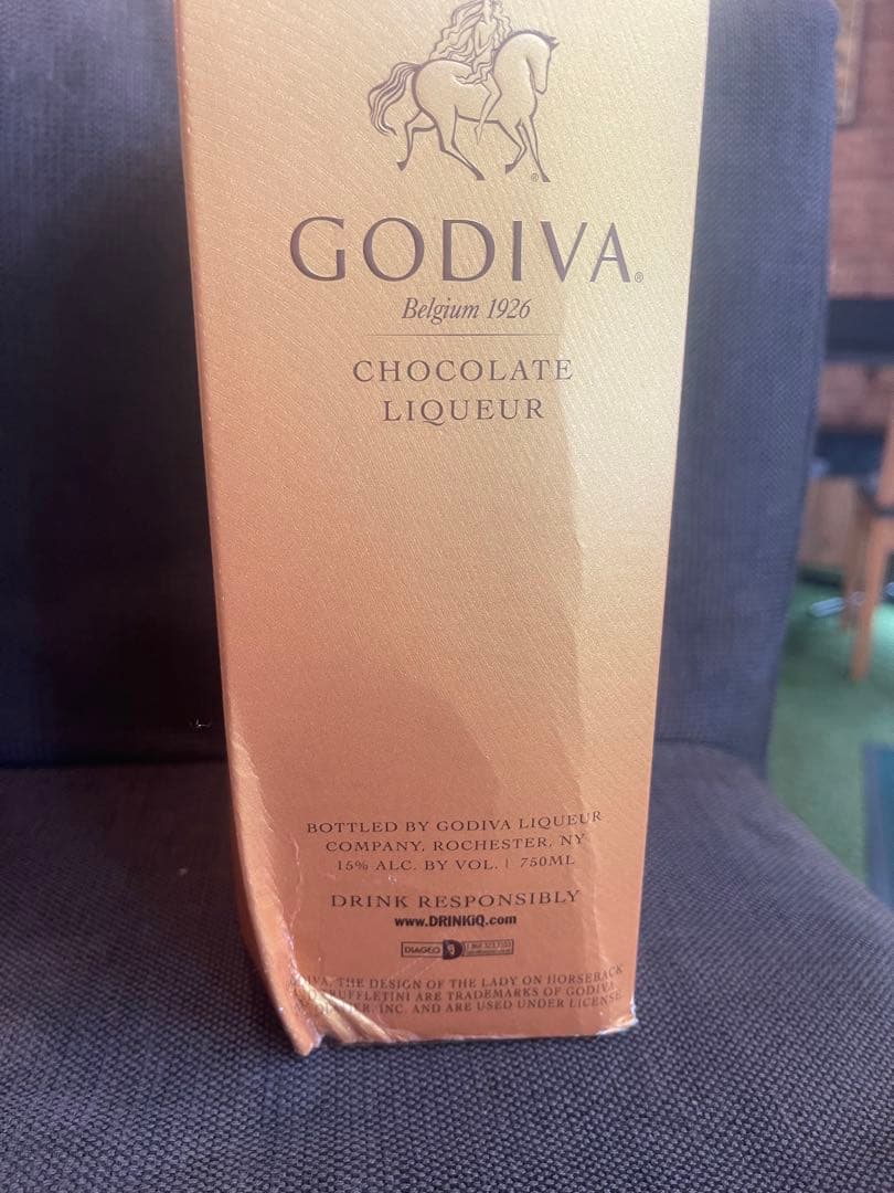 GODIVA チョコレートリキュール ギフトボックス入り750ml 箱に傷あり