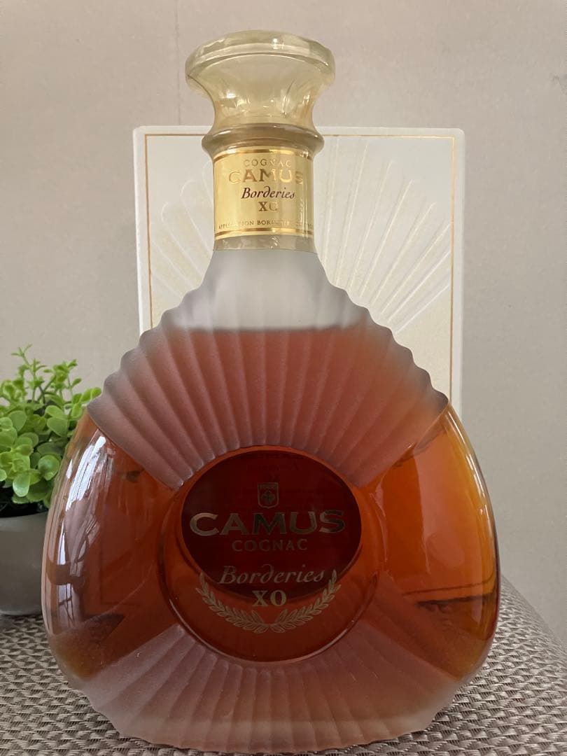 【保存品】CAMUS Borderies XO 700ml専用ボックス付き