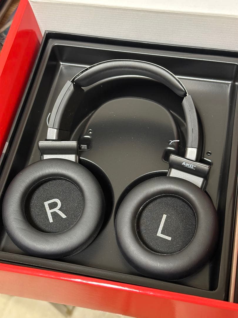 ペルソナ5 佐倉双葉 受注生産AKG K845 BT ワイヤレスヘッドホン