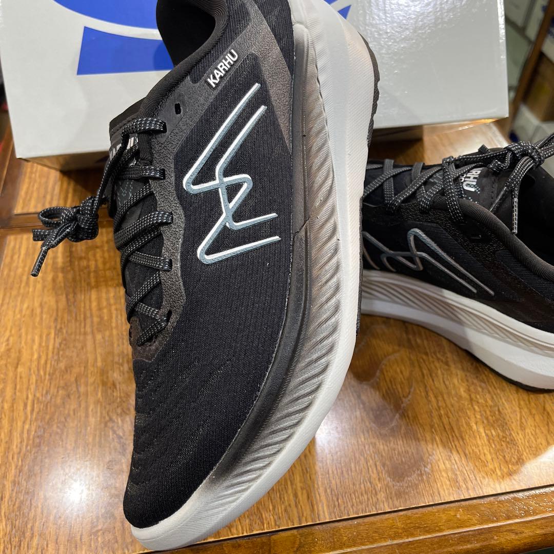 カルフ.フュージョン4.0黒／ ストミ201014US7.5新品定価¥20900