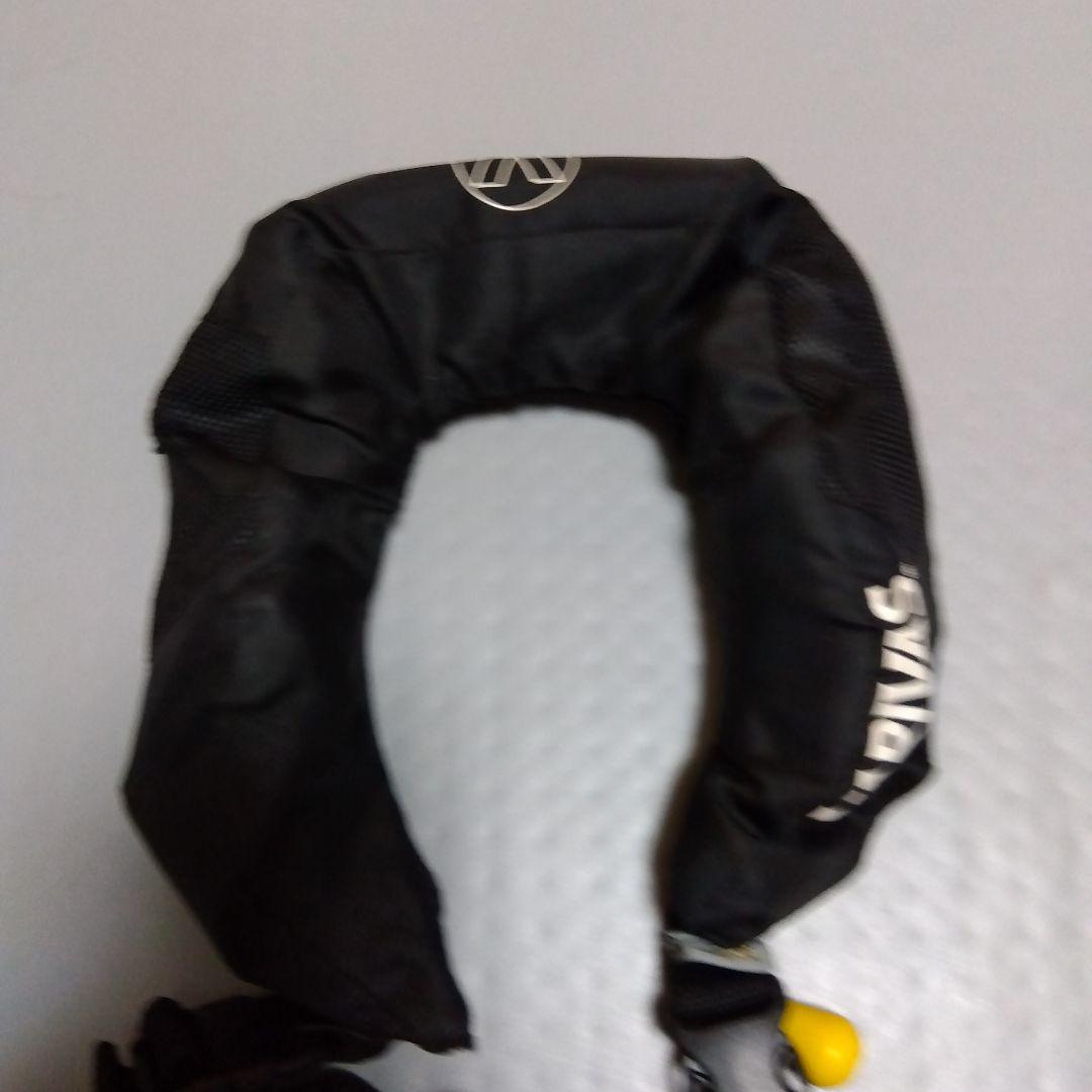 VARNAS 黒 ライフジャケット