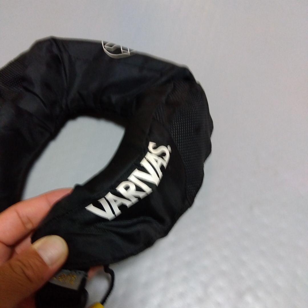 VARNAS 黒 ライフジャケット