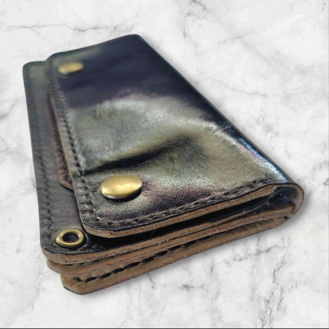トラッカーウォレット　手染め　黒×茶　茶芯　エナメルのようなツヤ