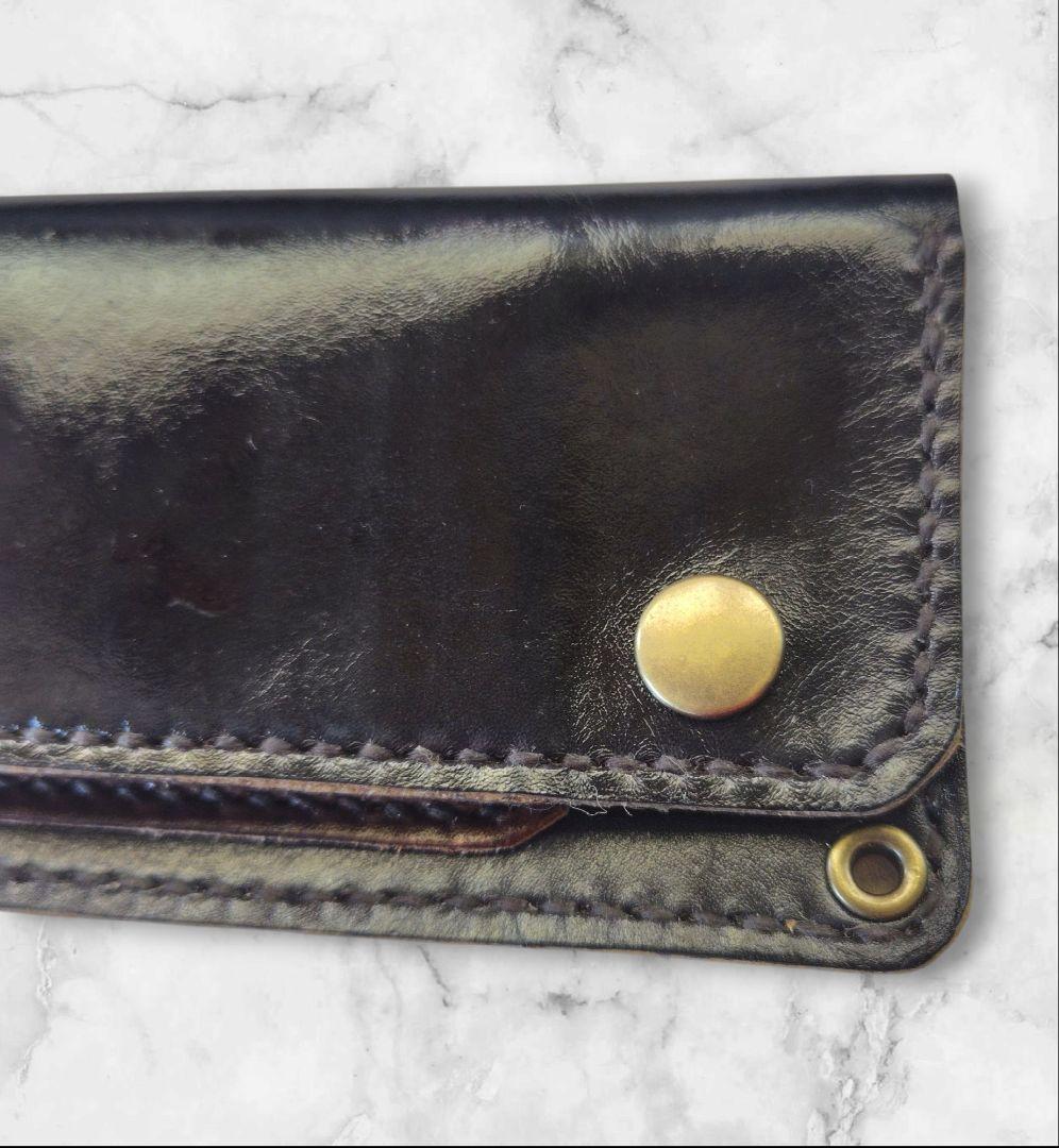 トラッカーウォレット　手染め　黒×茶　茶芯　エナメルのようなツヤ