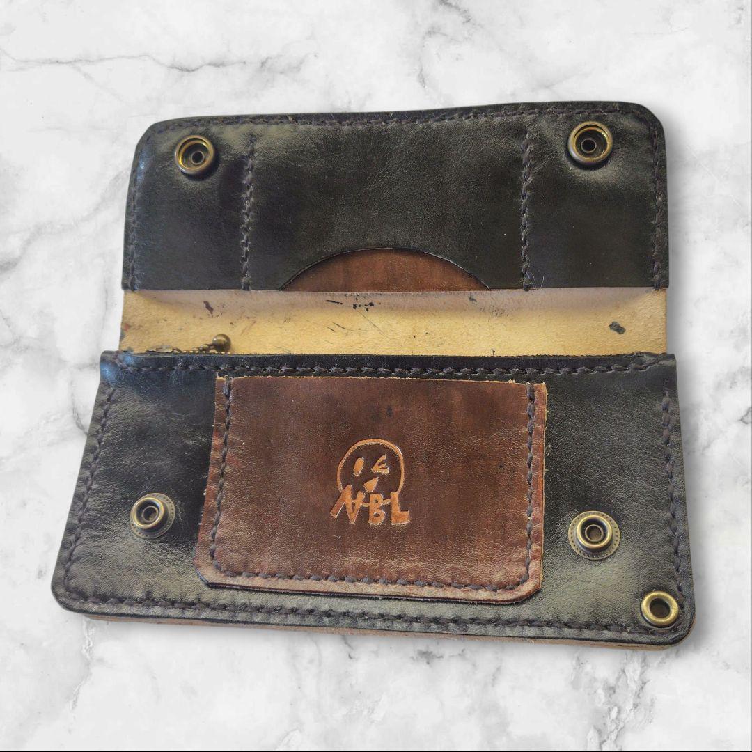トラッカーウォレット　手染め　黒×茶　茶芯　エナメルのようなツヤ