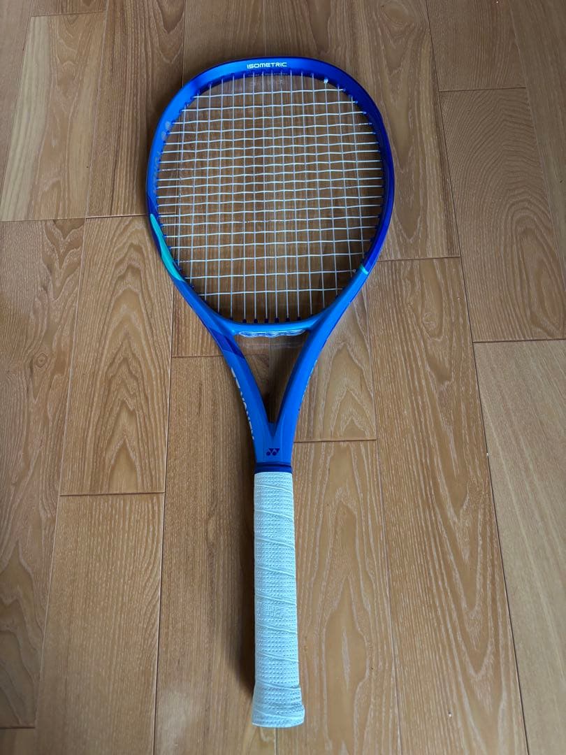 新品同様　現行モデル ヨネックス Eゾーン 100Ｌグリップ2