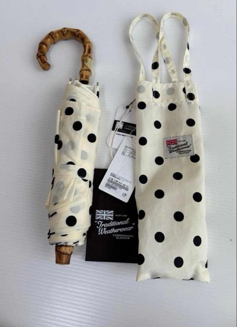 未使用トラディショナルウェザー 晴雨兼用折り畳 み傘ドット柄 UV加工