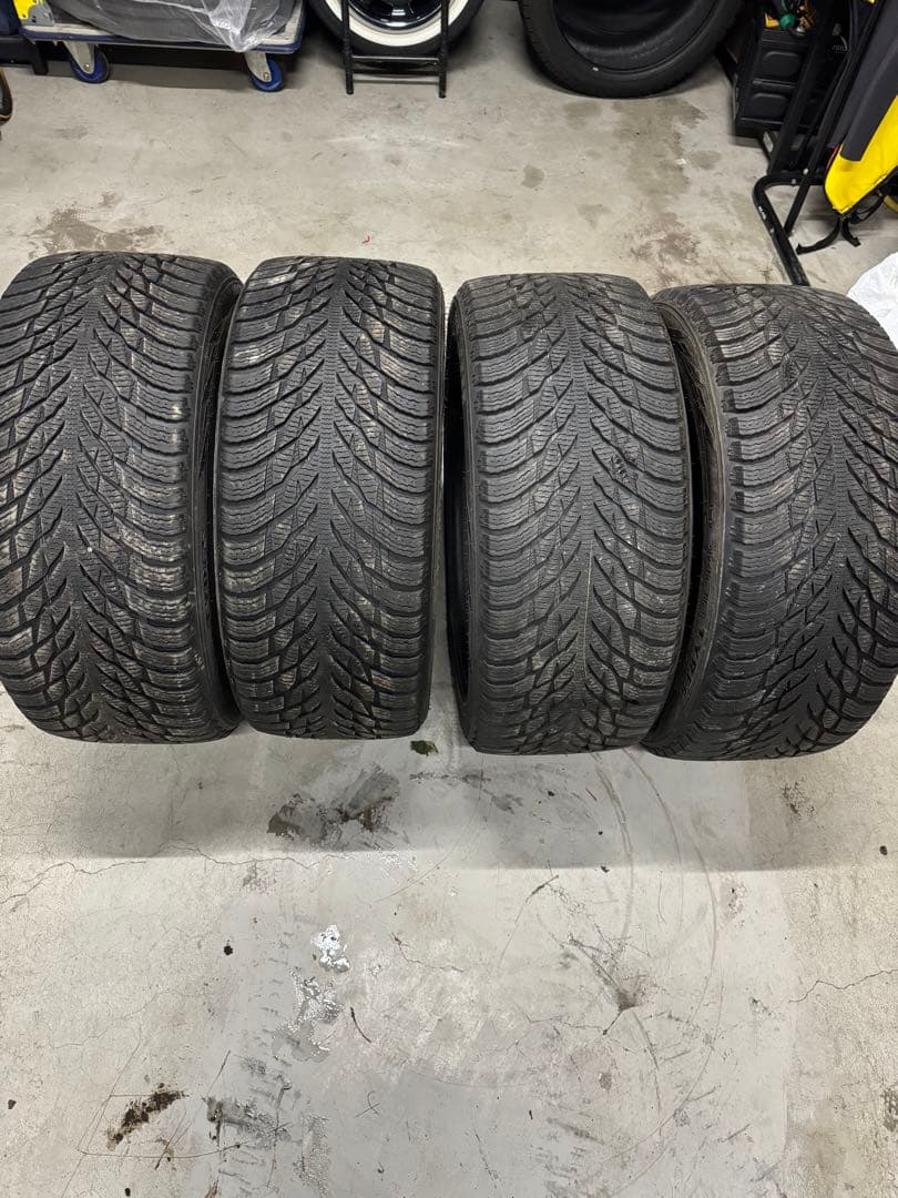 ノキアン 285/40R22 スタッドレス バリ溝