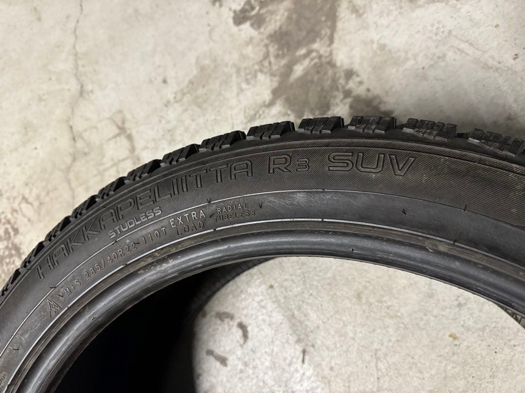 ノキアン 285/40R22 スタッドレス バリ溝