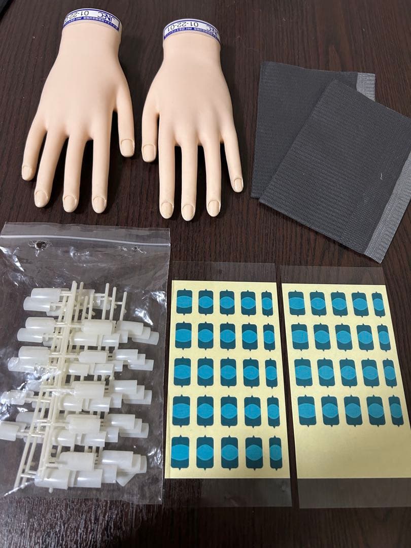 認定モデルハンド　本番用　骨折無し　専用チップ、キューティクルシールセット