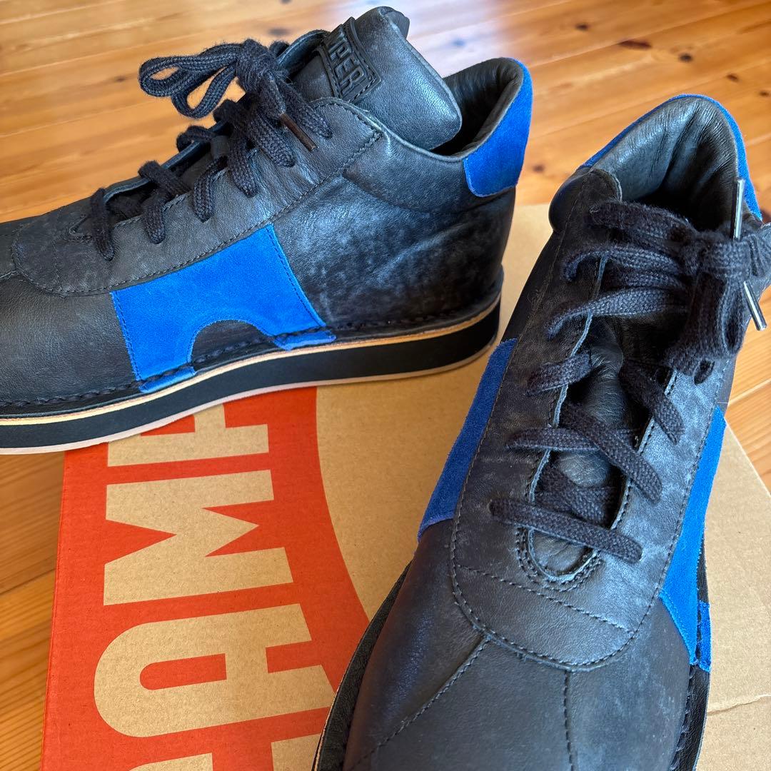 値下げしました！　黒と青のカジュアルシューズ