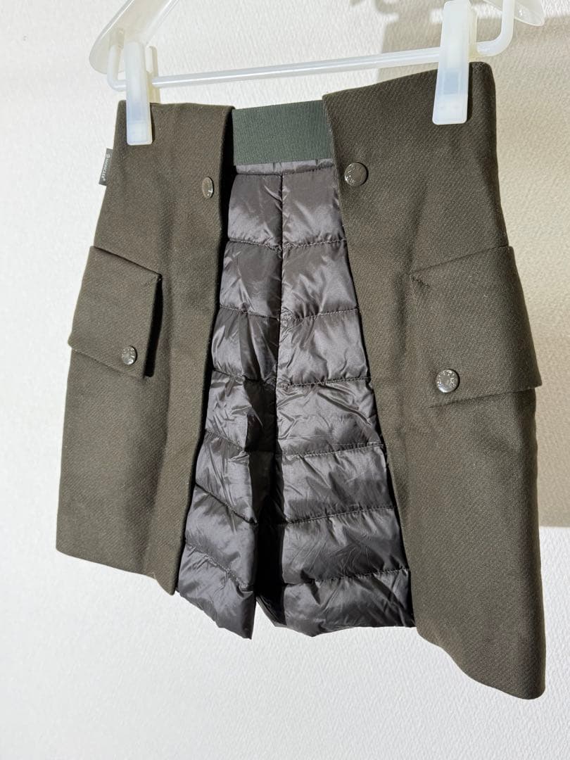 モンクレール ダウン切り替えウールショートパンツ