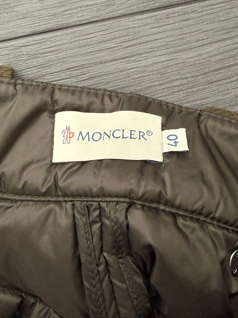 モンクレール ダウン切り替えウールショートパンツ