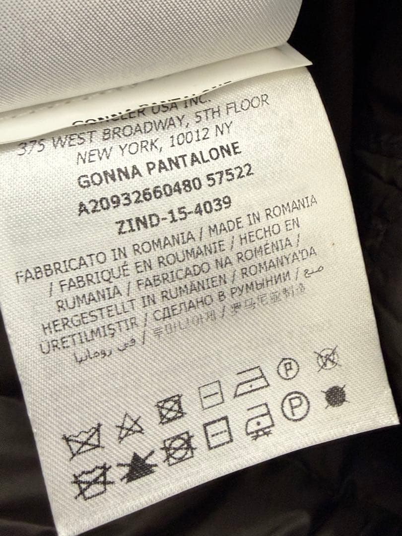 モンクレール ダウン切り替えウールショートパンツ