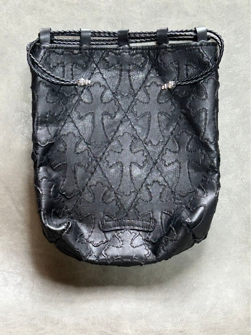 レザー巾着　クロスパッチ、キルティング、総柄