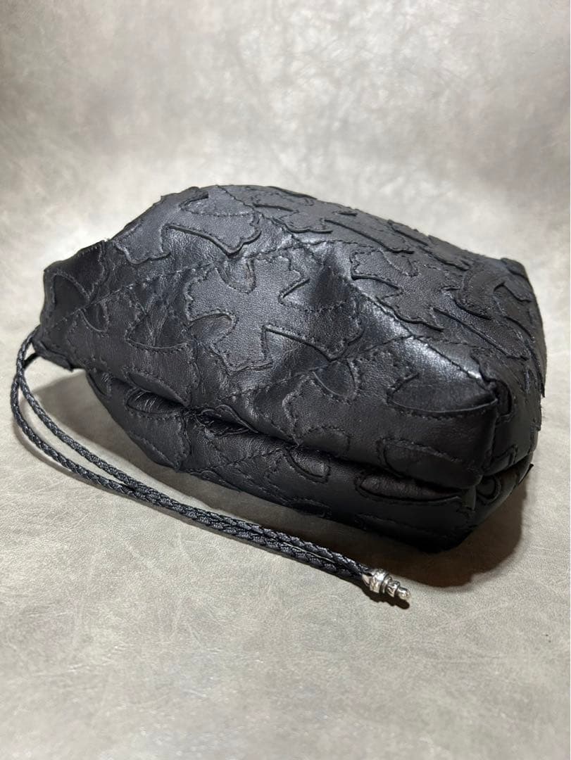 レザー巾着　クロスパッチ、キルティング、総柄