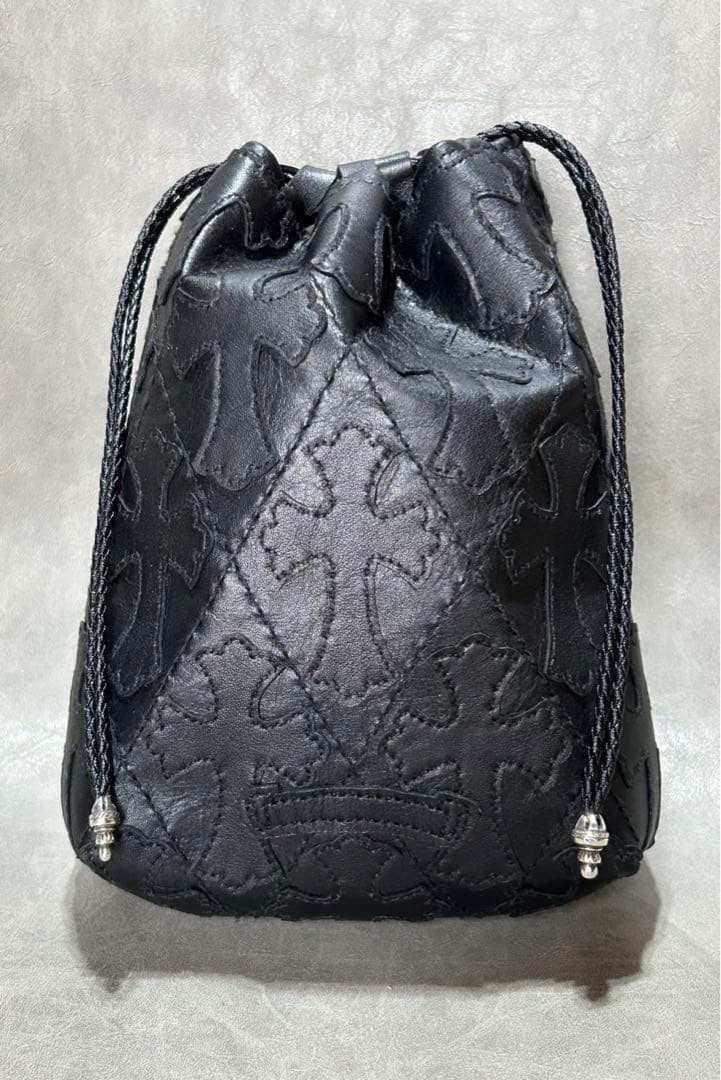 レザー巾着　クロスパッチ、キルティング、総柄