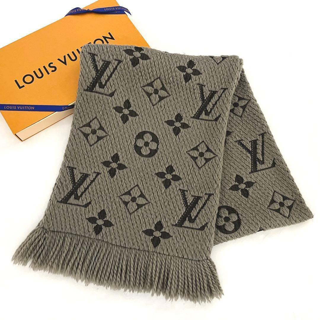 Y'sさん✨グレー ルイヴィトン エシャルプ ロゴマニア マフラー シルクウール