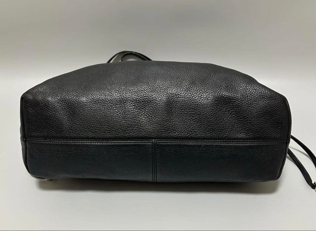 Tory Burchブラックレザートートバッグ 編み込みデザイン