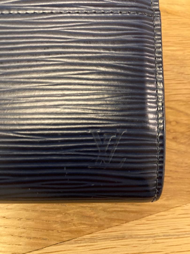 ルイヴィトン LOUIS VUITTONエピレザー 長財布 フラップ式