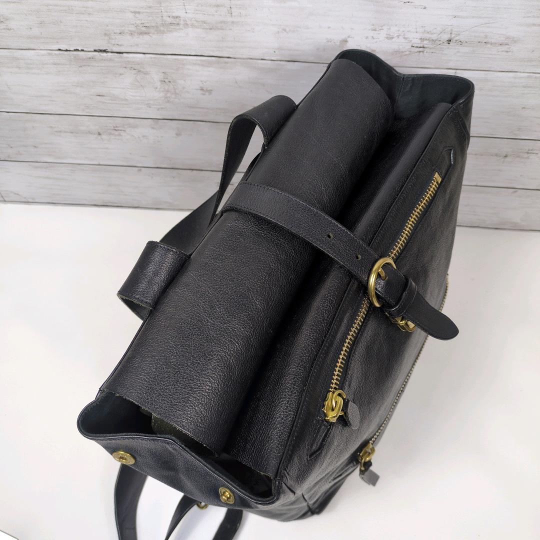 イルビゾンテ リュック ブラック バックパック レザー 大容量 シボ エンボス