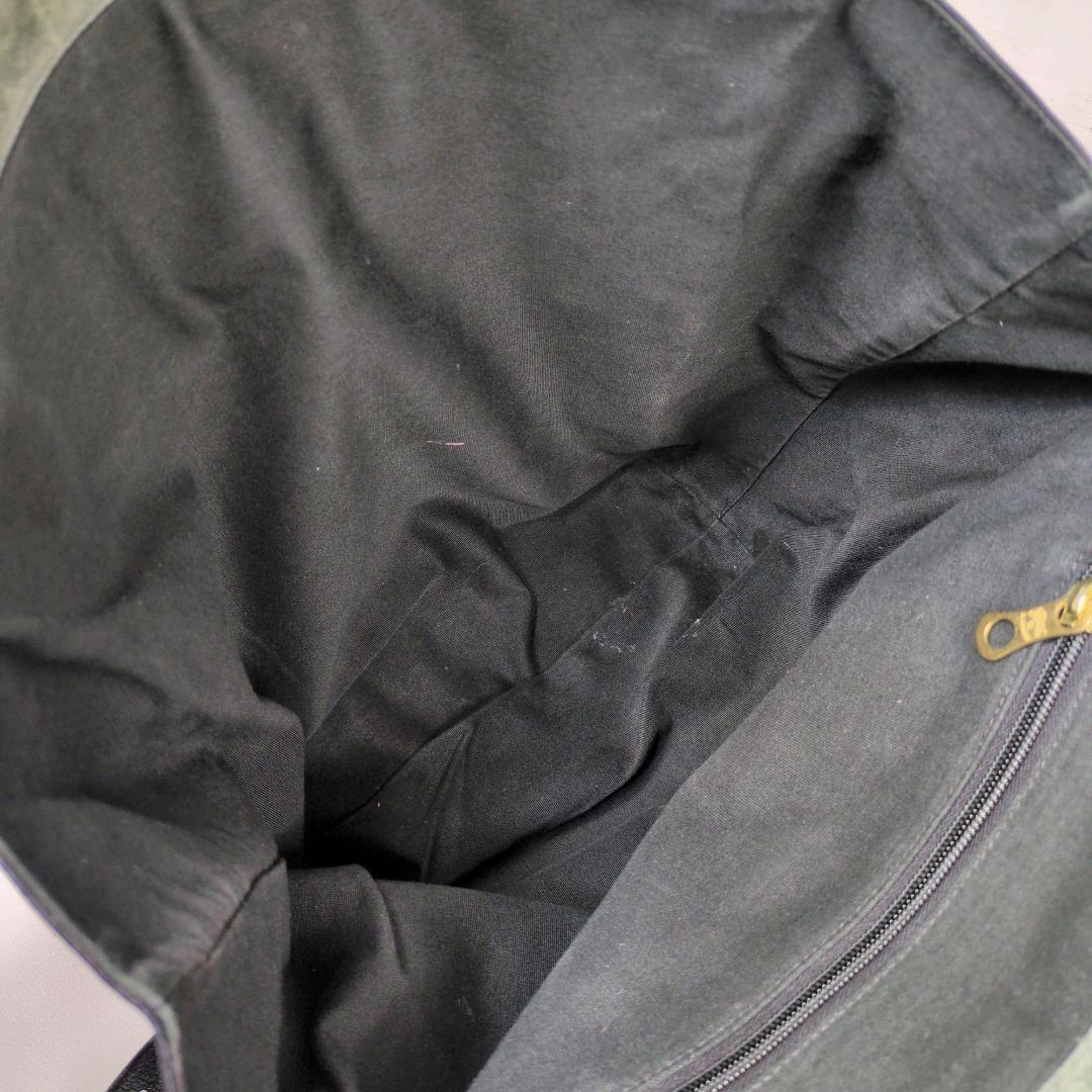 イルビゾンテ リュック ブラック バックパック レザー 大容量 シボ エンボス