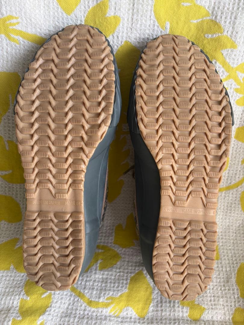 未使用箱付き ミナペルホネン×ムーンスター スカイフル 24cm モスグリーン