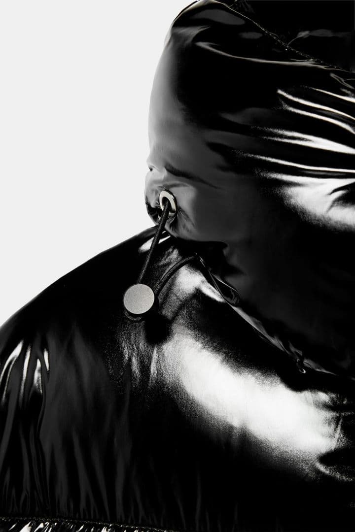 【新品タグ付き】ZARA シャイニーロングアノラック L