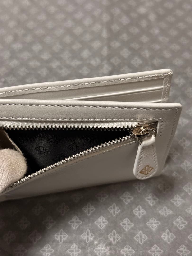 ご*9様 【新品】 エッティンガー マネークリップ (小銭入れ有) ホワイトレザ