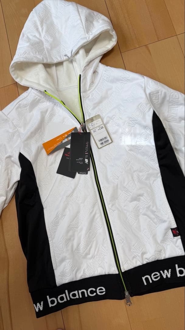New Balance フード付きジャケット ホワイト/ブラック　サイズ1