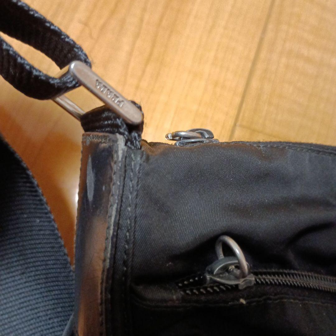 PRADA　ショルダーバッグ　ブラック　ナイロン　三角プレート　レザー　正規品