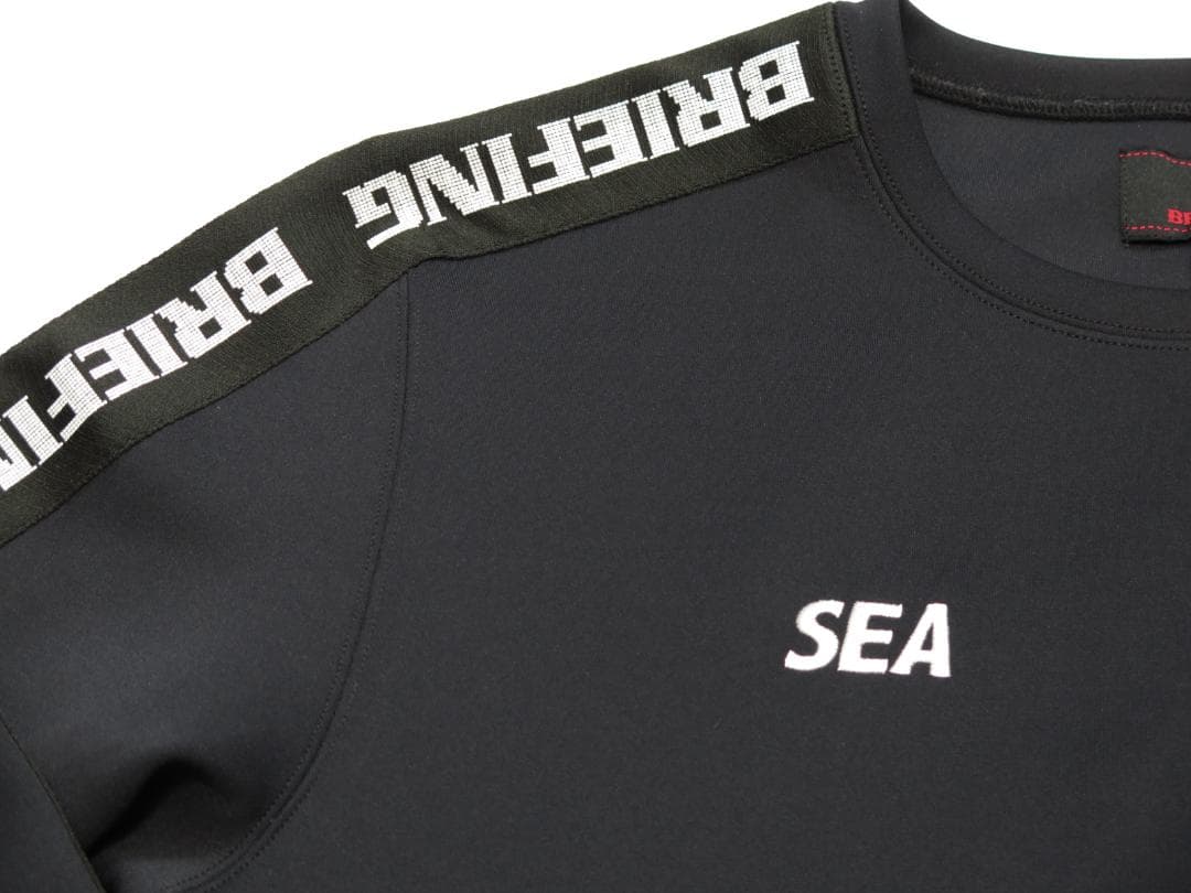 BRIEFING GOLF✕WIND AND SEAサイドロゴラインクルーネック