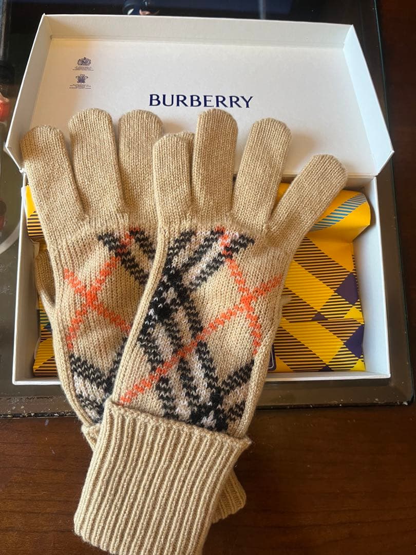 BURBERRY ベージュ チェック柄 手袋