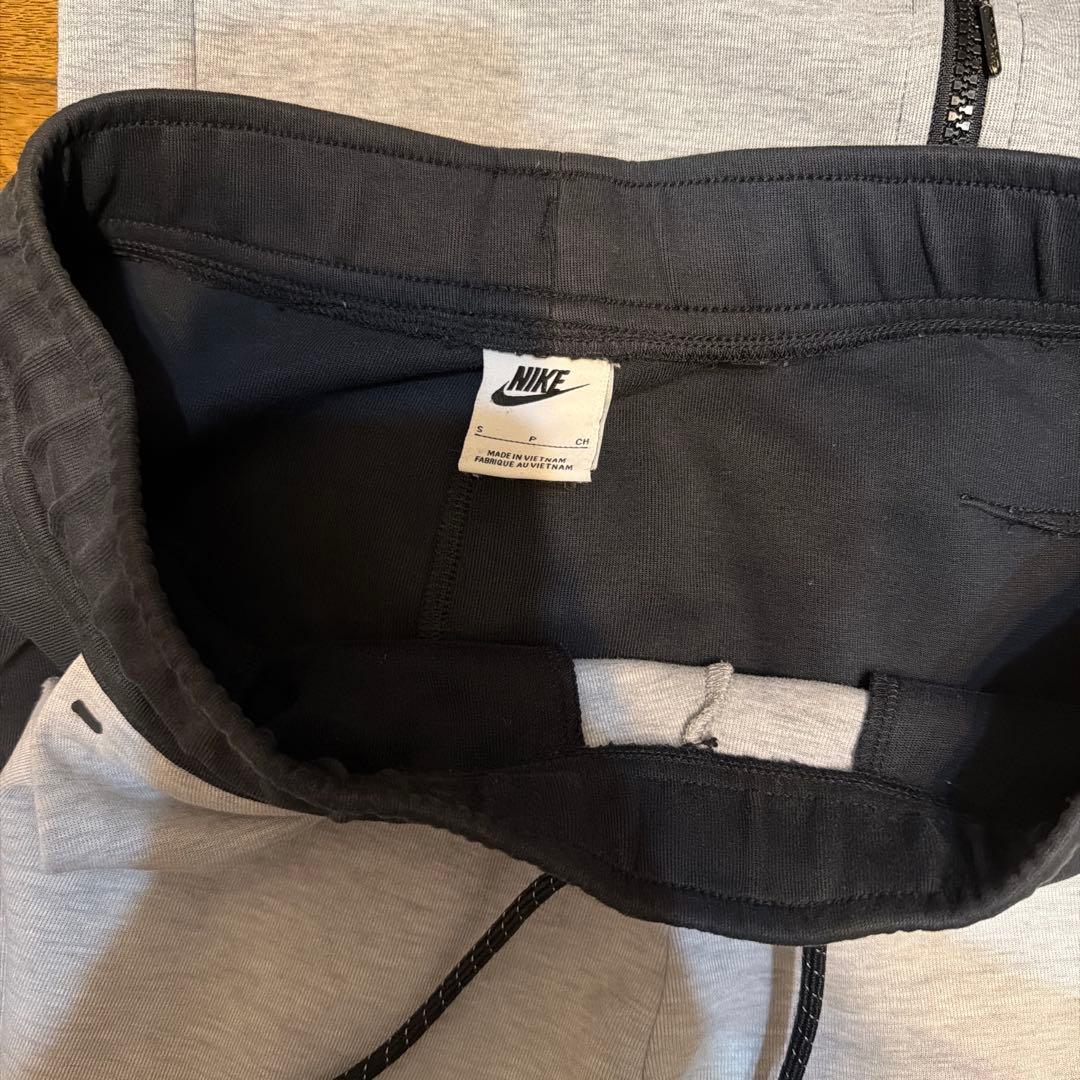 NIKEテックフリース　ブラックグレー
