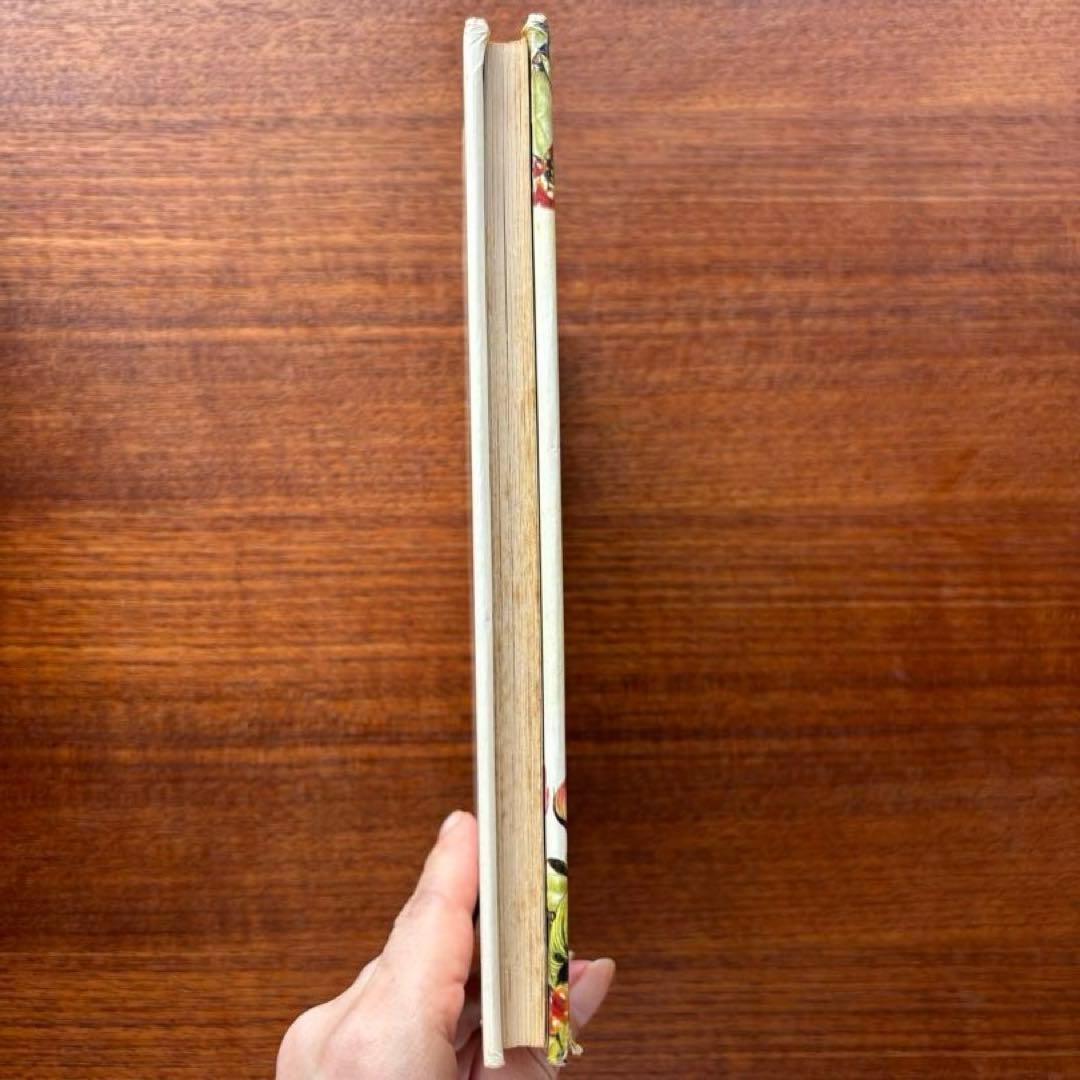 【しらゆきひめ】グリム作 東逸子絵　集英社　世界名作童話