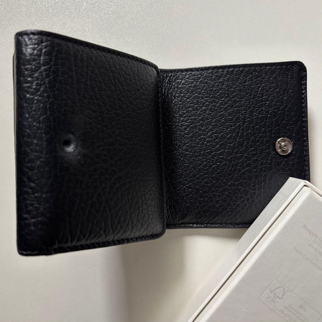 メゾンマルジェラ　三つ折り財布
