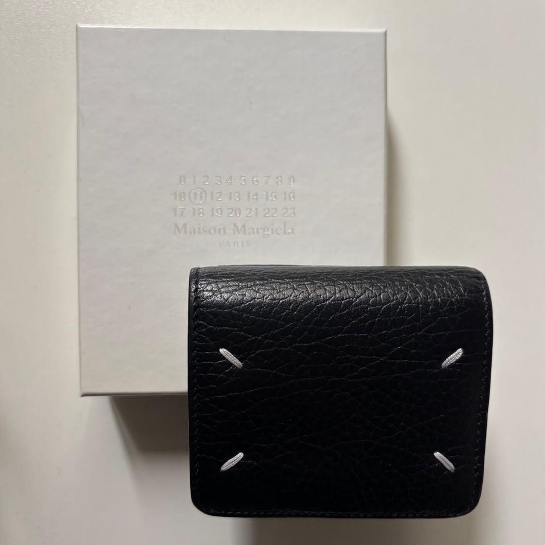 メゾンマルジェラ　三つ折り財布