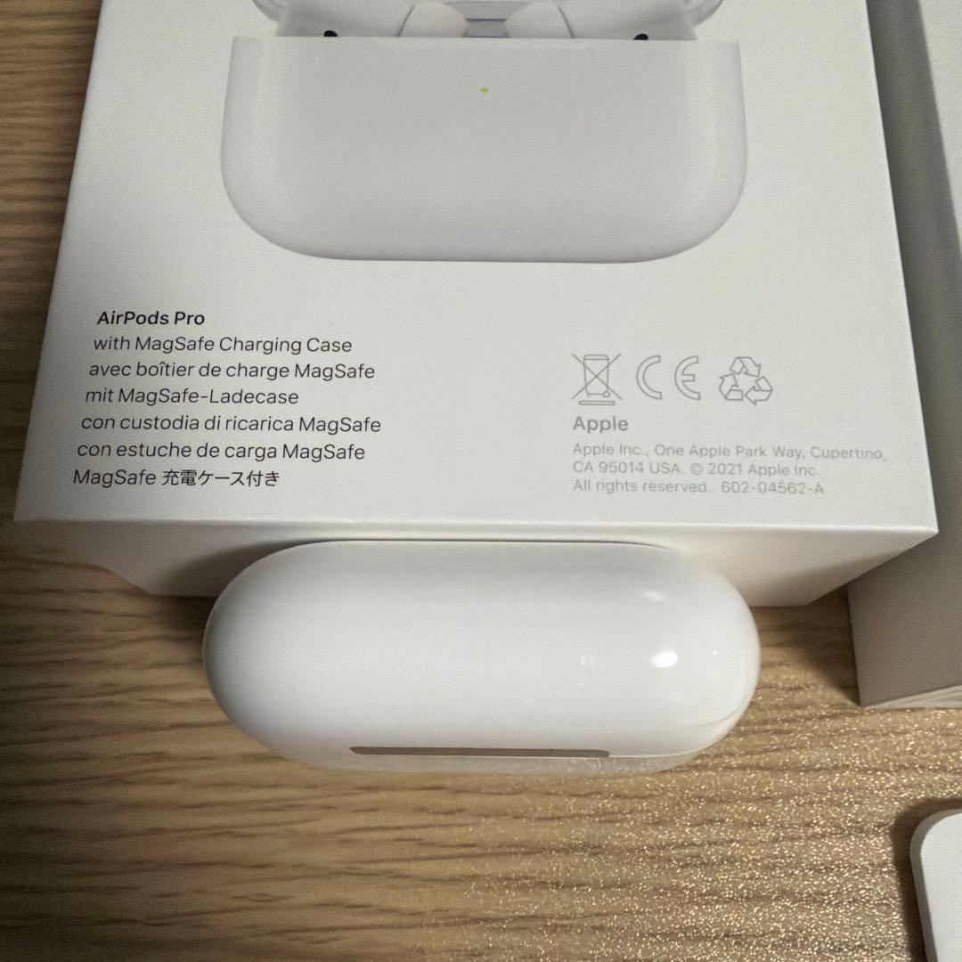 け*様 2021 AirPods Pro Apple純正MagSafe充電ケース