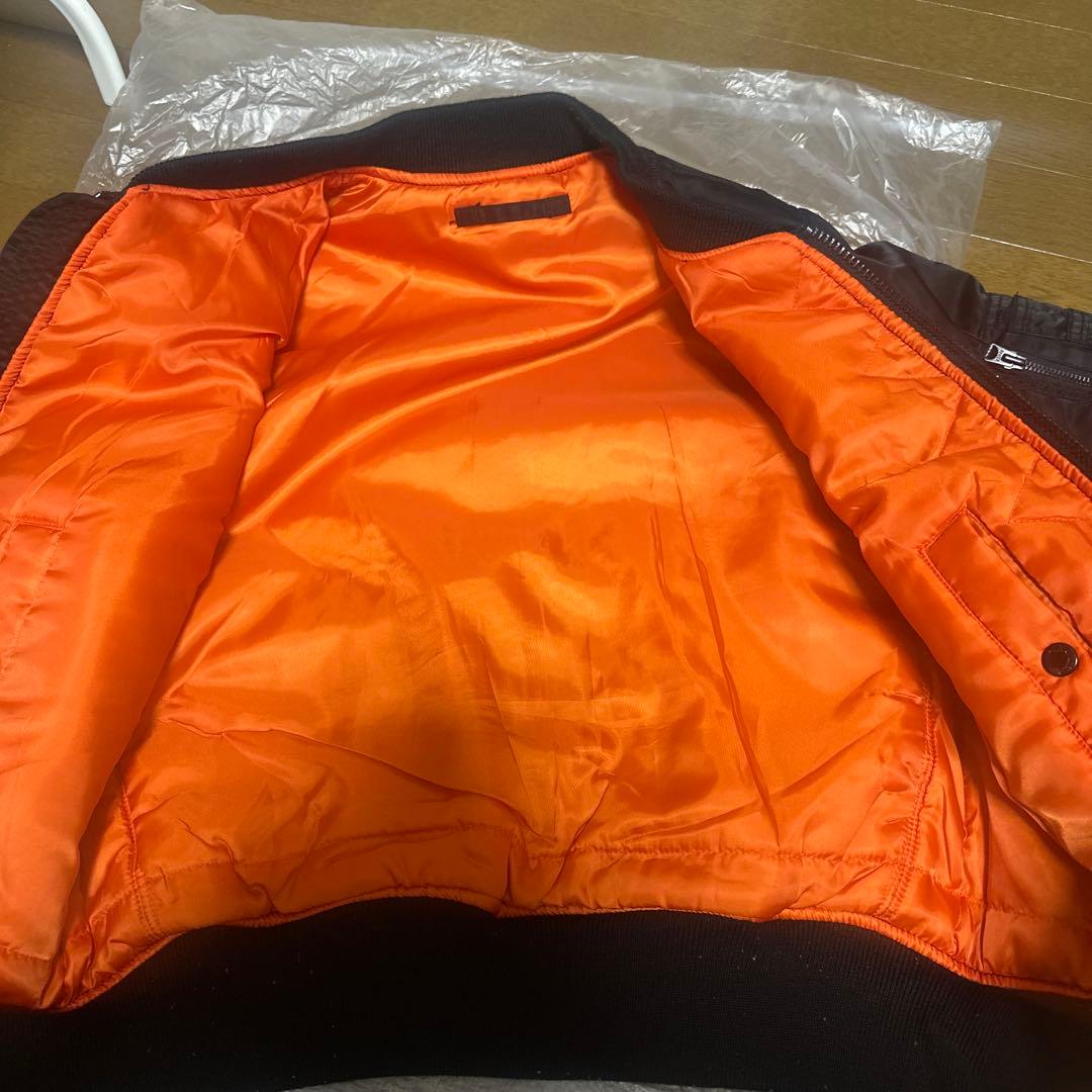 AVIREX ブラック MA-1ジャケット オレンジ裏地中綿入り